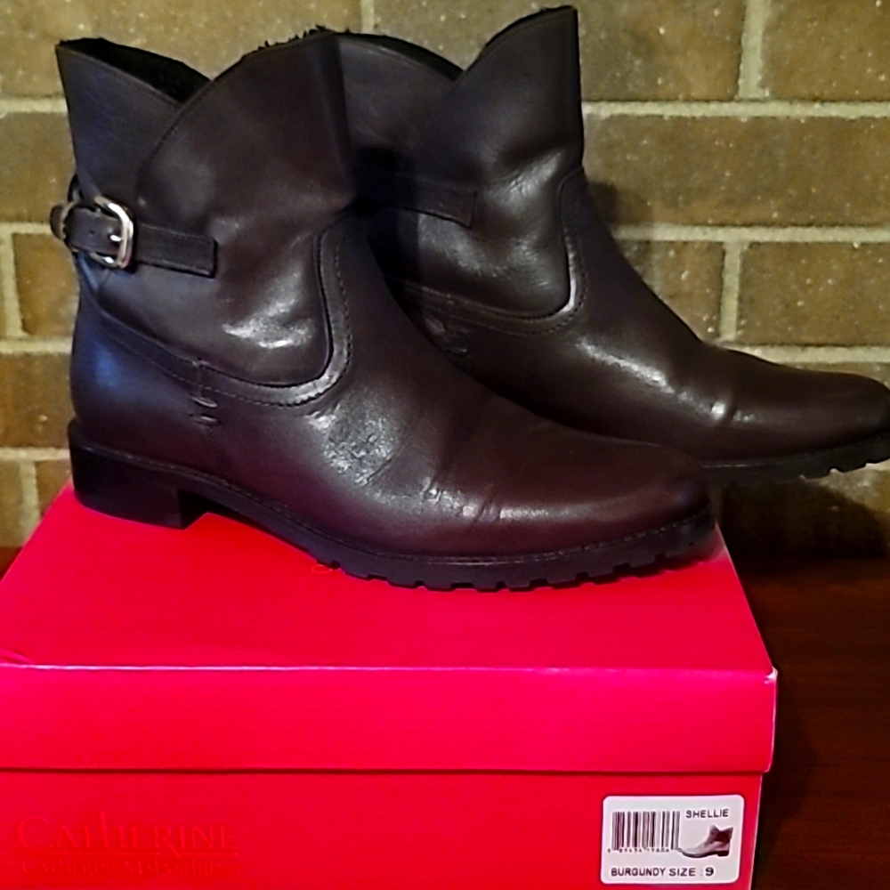 Booties leather size 9 burgundy